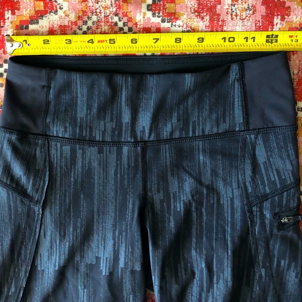Lululemon Cropped Capri Leggings - Picture 7 of 10